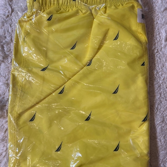 Nautica Performance Swimwear Size 2XL Men’s NWT - Picture 2 of 6